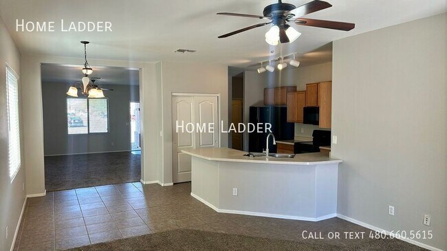 Building Photo - Excellent Single Story 4 Bedroom 2 Bath ho...