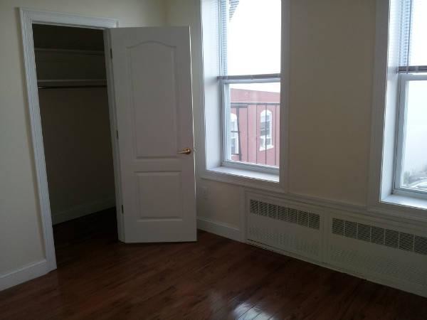 Building Photo - 806 22nd St