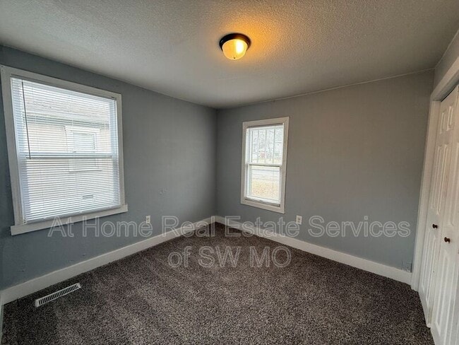 Building Photo - 1461 N Missouri Ave