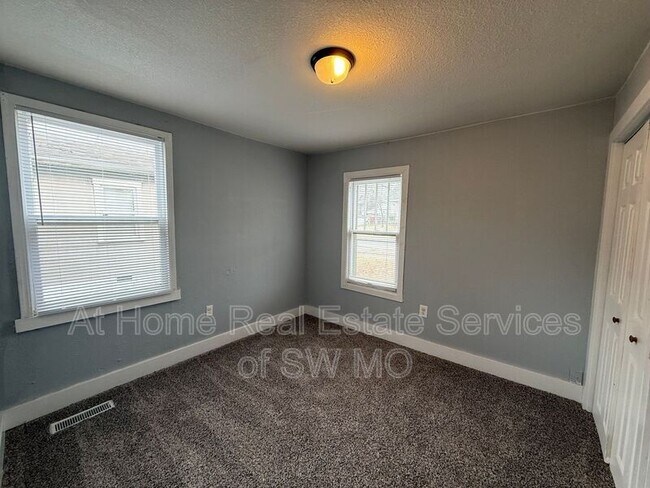 Foto del edificio - 1461 N Missouri Ave