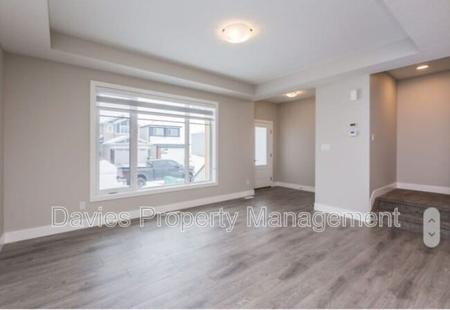 Building Photo - 1000 Berg Pl