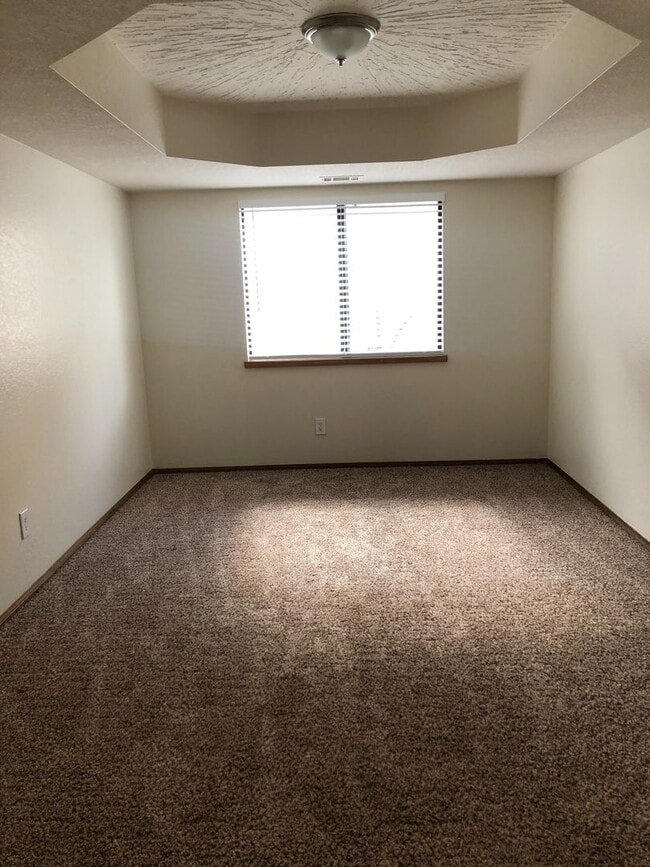 Building Photo - Spring Valley Lake Home