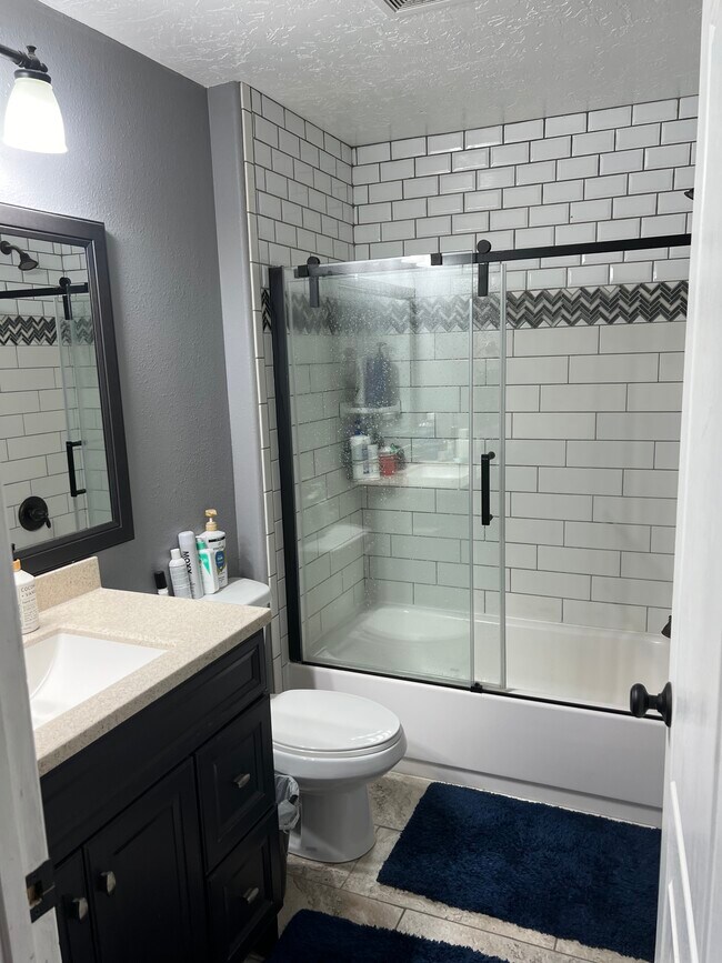 Building Photo - 367 S Loafer View Dr