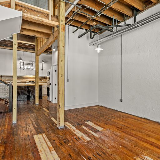 Building Photo - 120 E 4th St
