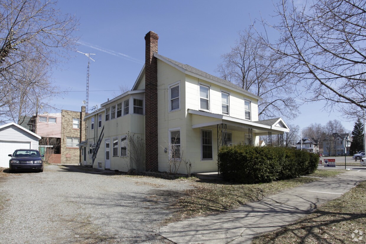 Building Photo - 323 Broadway