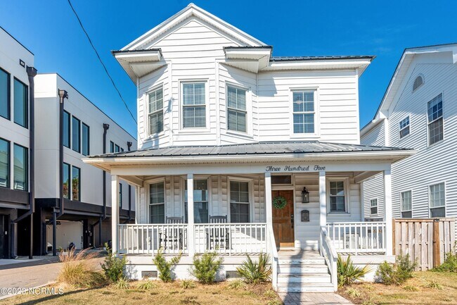 Building Photo - 305 Harnett St