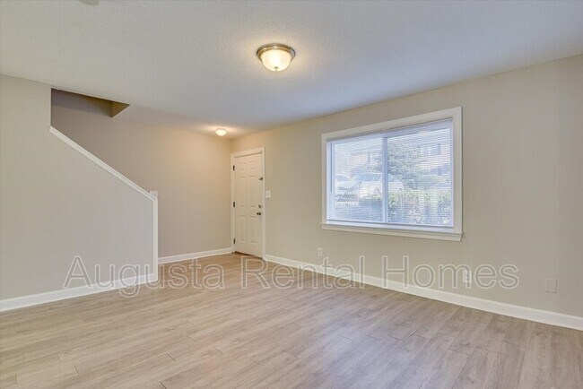 Foto del edificio - 2905 Arrowhead Dr