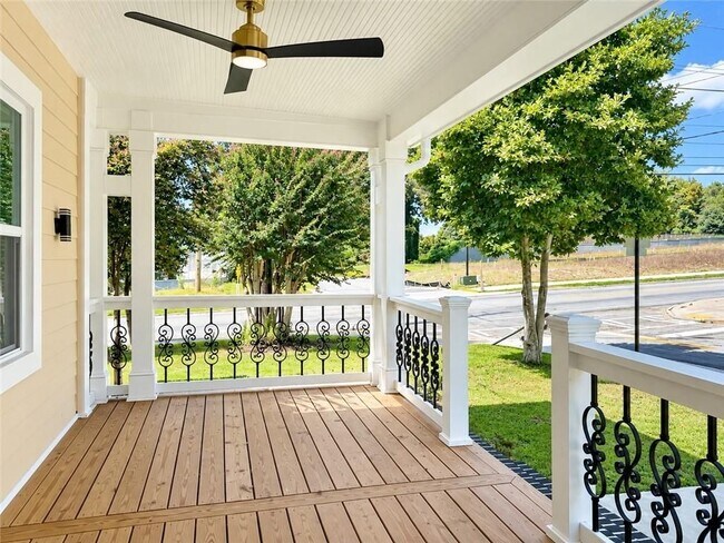 Foto del edificio - 1759 Bolton Rd NW