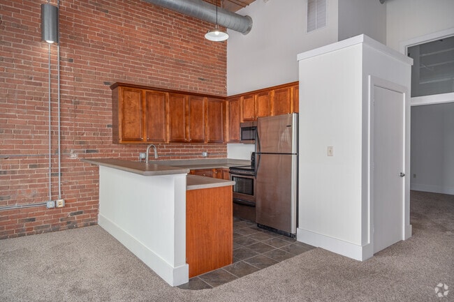 1BR, 1BA - 767SF - Kitchen - Lofts at Waterfront Place