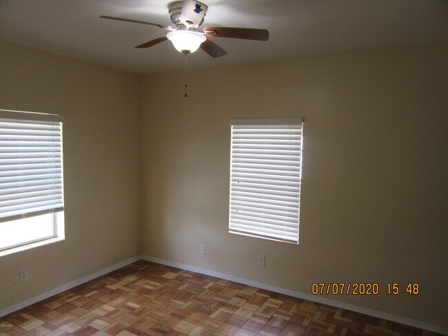 Foto del edificio - 807 Cherry St