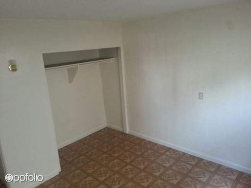 Building Photo - 1060 W 117th St