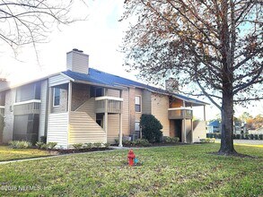 Building Photo - 10200 Belle Rive Blvd