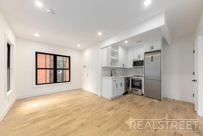 Building Photo - Brand New 2 Bed in Greenwood with W/D in unit!