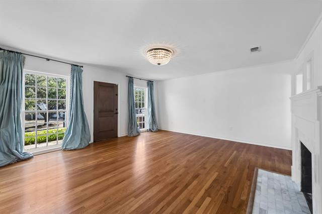 Building Photo - 2420 Rogers Ave