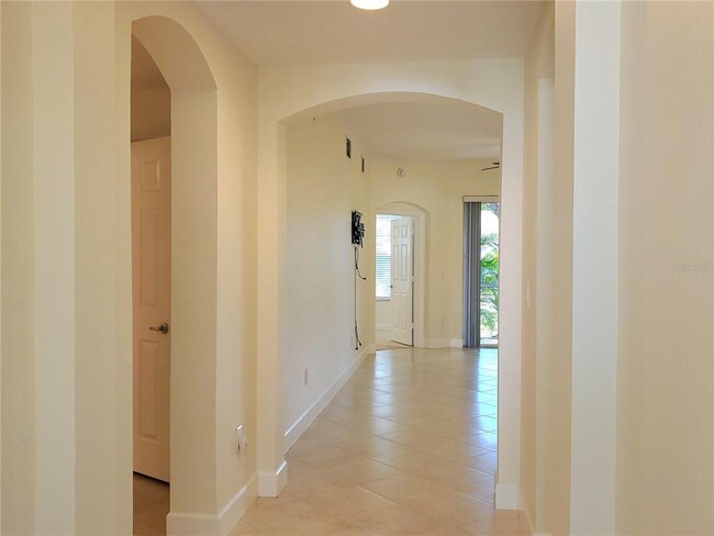 Foto del edificio - 240 West End Dr