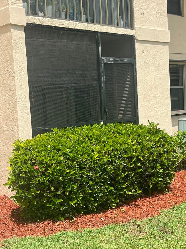 Foto del edificio - 2069 NE Collins Cir