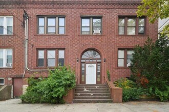 Building Photo - 452 Ave E