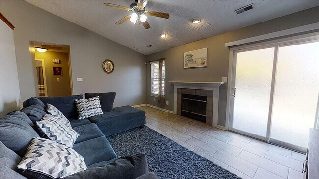 Foto del edificio - 1527 Country Pointe Dr