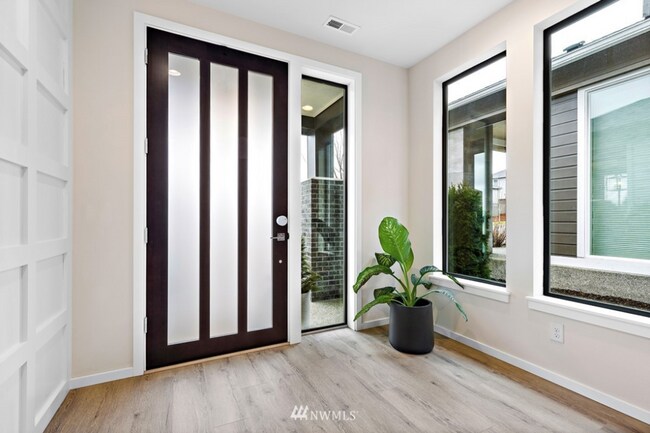 Foto del edificio - Designer 4-Bedroom Home with Covered Outdoor Living in Lake Stevens