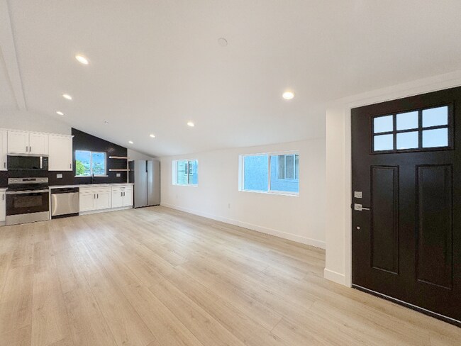 Foto del edificio - 4461 Farquhar Ave