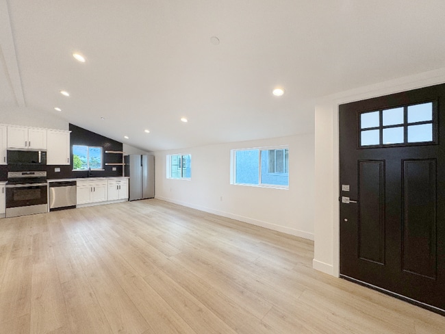 Photo - 4461 Farquhar Ave Apartment