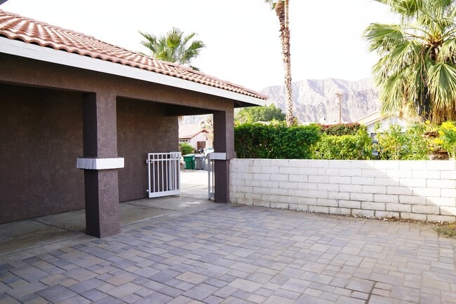 Foto del edificio - 51660 Avenida Villa