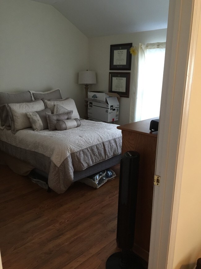 Foto del edificio - 441 Manville Rd