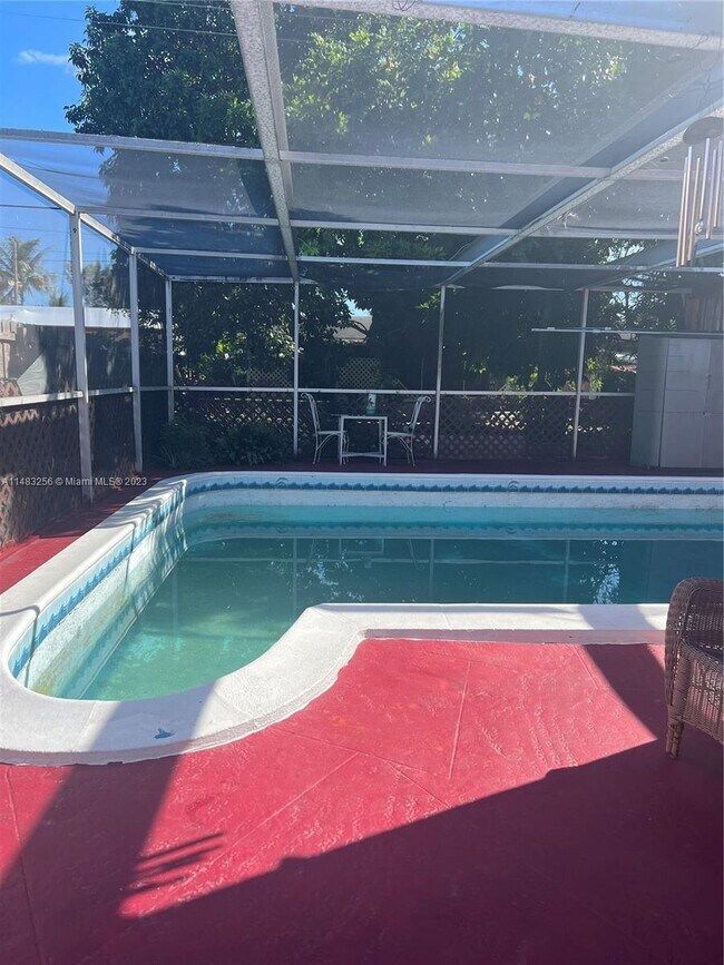 Foto del edificio - 2331 Nassau Dr