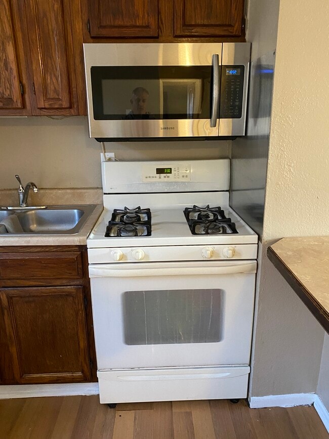 Building Photo - 3006 Emerson Avenue N #2