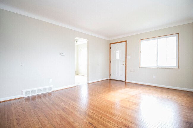 Foto del edificio - 25 Willamont Rd