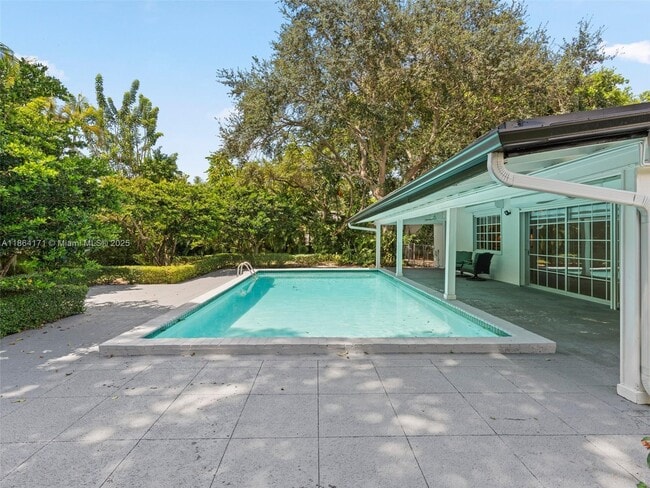 Building Photo - 9310 SW 70th Ave