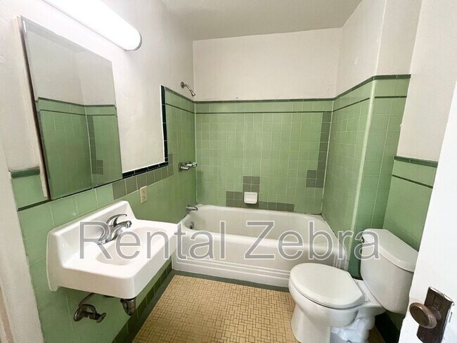 Foto del edificio - 317 W. Main Street