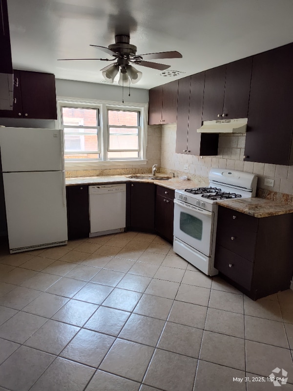 Building Photo - 8939 Bronx Ave
