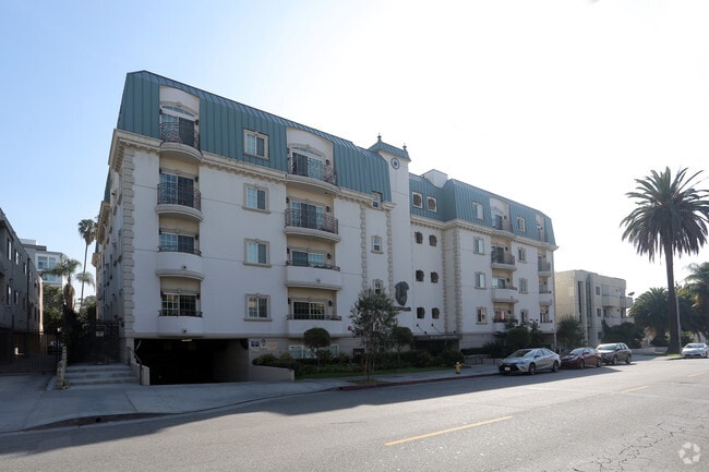 Building Photo - 722 S Oxford Ave