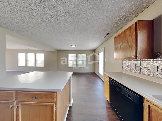 Foto del edificio - 9128 Stones Bluff Pl