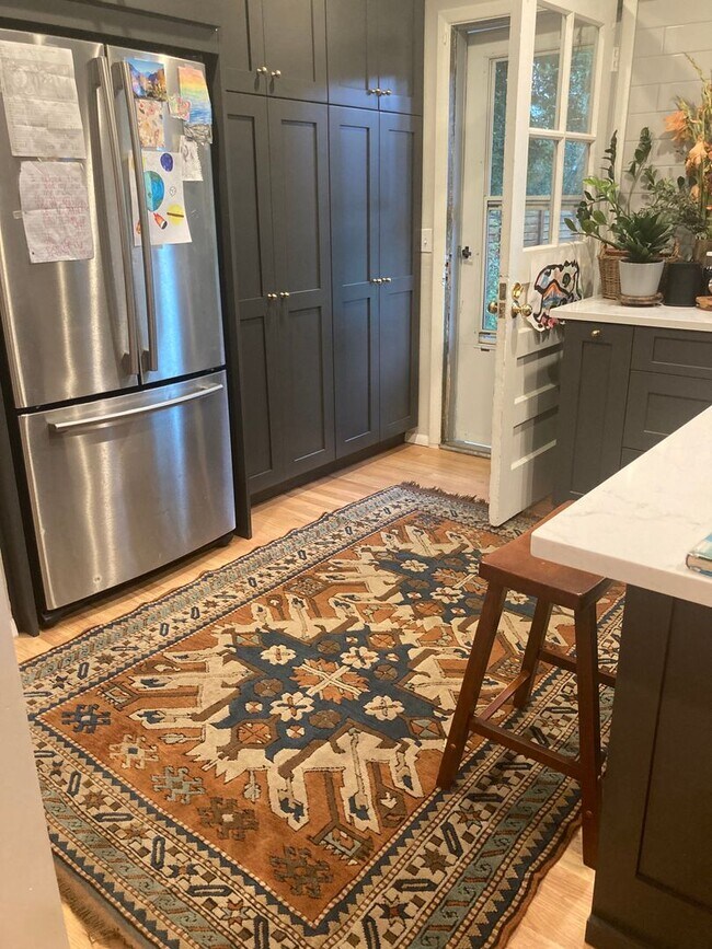 Building Photo - South Boulder 3B 2Ba Gem! Available August...