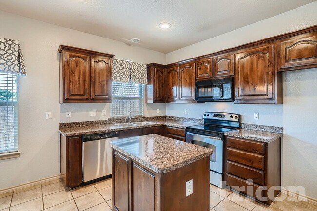 Foto del edificio - 8508 Axis Deer Run