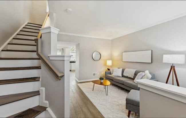 Building Photo - 44203 Litchfield Terrace
