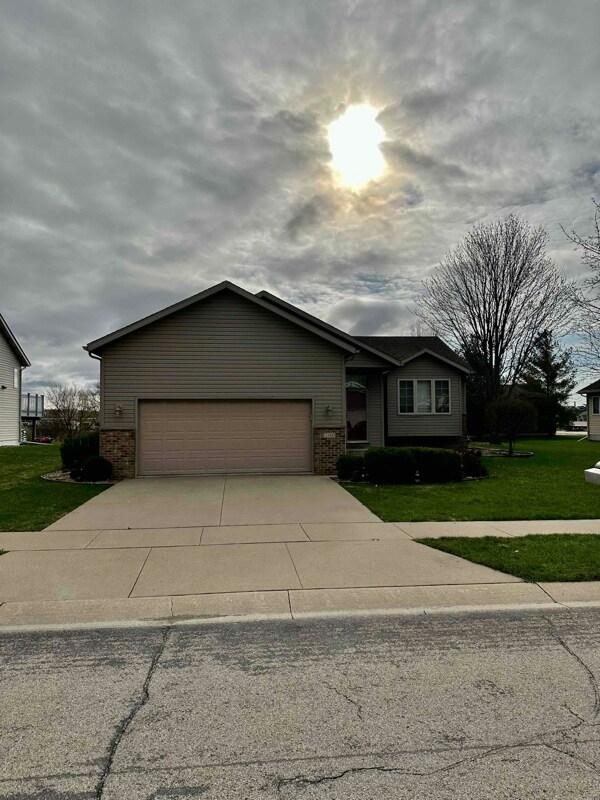 3188 Lake St NW, Rochester, MN 55901 House Rental in Rochester, MN