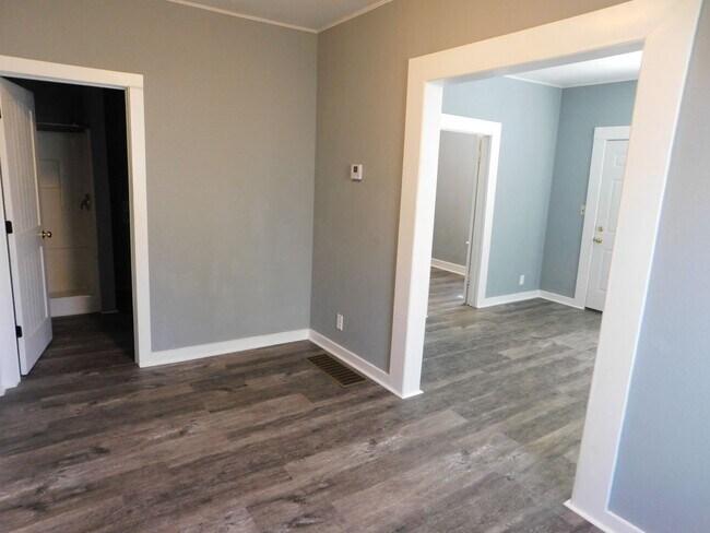 Building Photo - Charming 2 Bedroom/1 Bath Home in El Dorado!