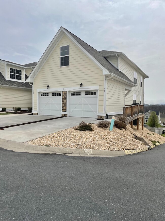 Building Photo - 72 Windgate Cir
