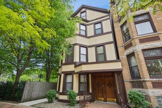 Building Photo - 1413 W Oakdale Ave