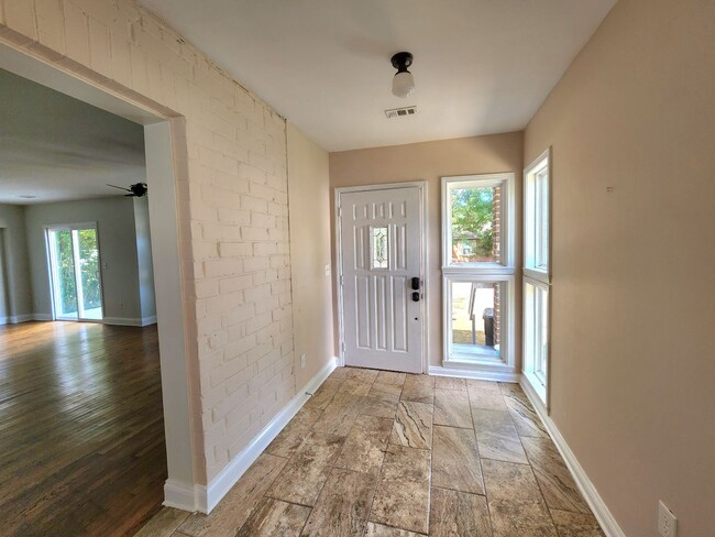 Building Photo - Completely Remodeled Navy Point 3 Bedroom,...