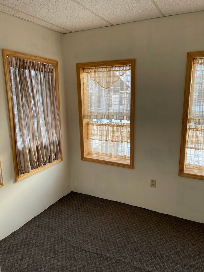 Building Photo - 13 Mcclellan Ave