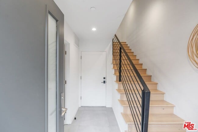 Foto del edificio - 855 N Detroit St