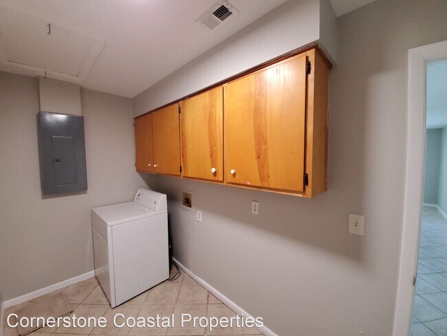 Building Photo - 2 br, 1 bath House - 5445 Ave E