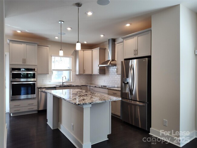 Foto del edificio - 13031 Tinton Ave