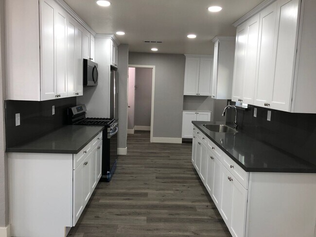 Building Photo - 1624 Glenwood Dr., Modesto, CA 95350