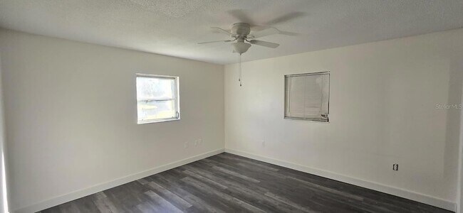 Foto del edificio - 526 Reading St NW