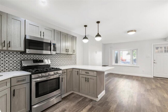 Foto del edificio - 185 Belmont Ave